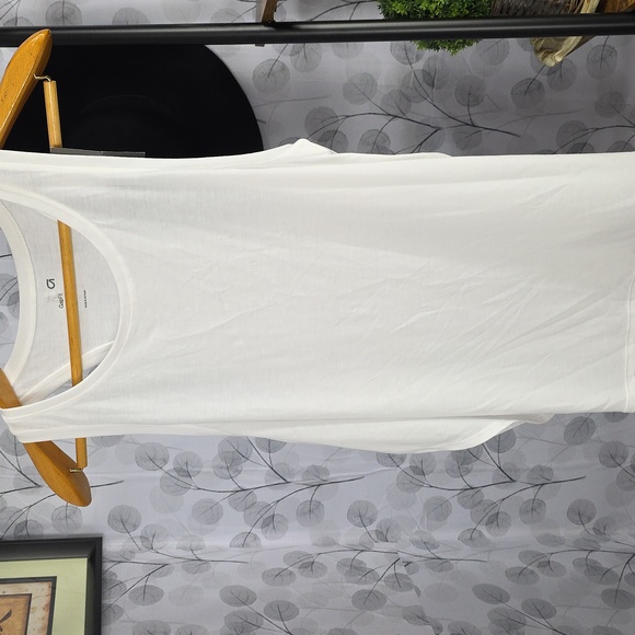 Gap Fit Tank - Picture 4 of 9